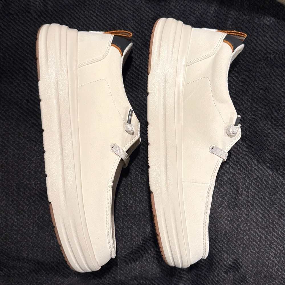 NWD Hey Dude Wendy Dudesole+ WOMENS 9 Cream Loafers with Brown Accents - Picture 6 of 10